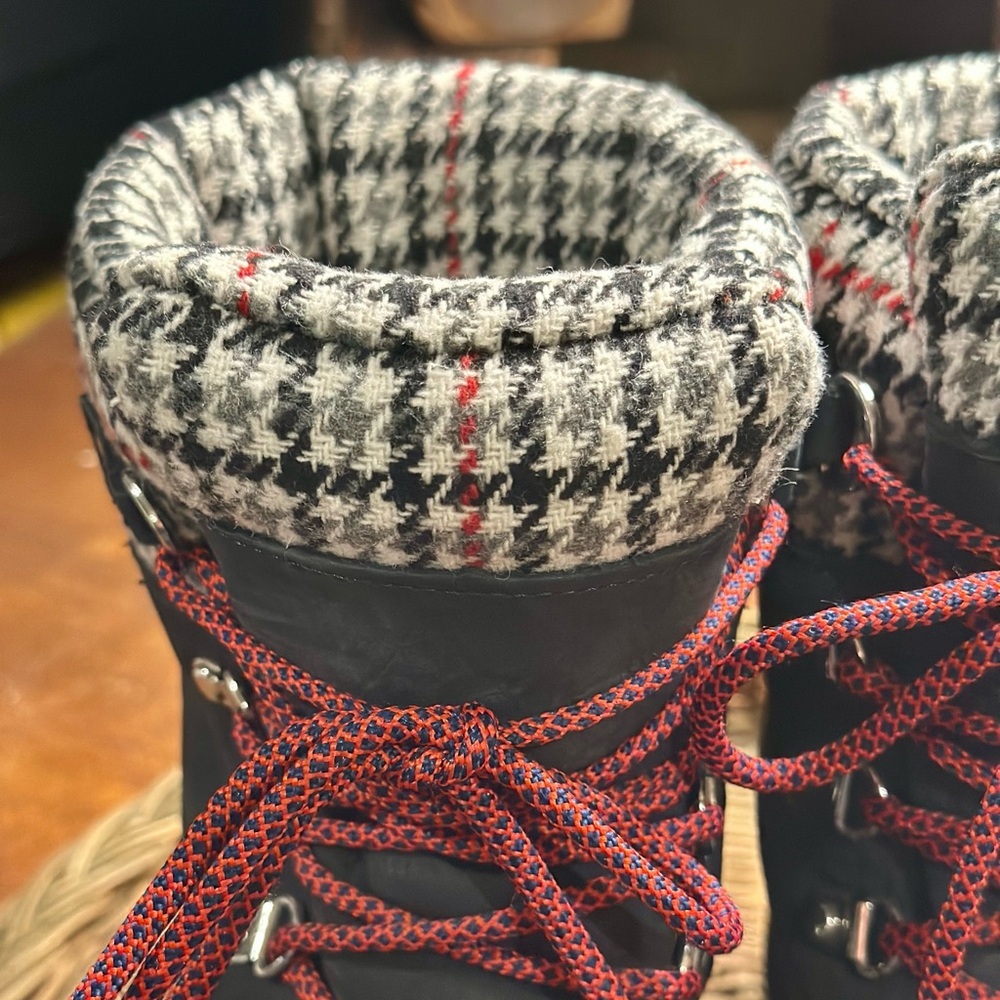 J Crew 2019 Holiday Perfect Winter Black Waterproof Red Houndstooth Boots - Picture 5 of 13